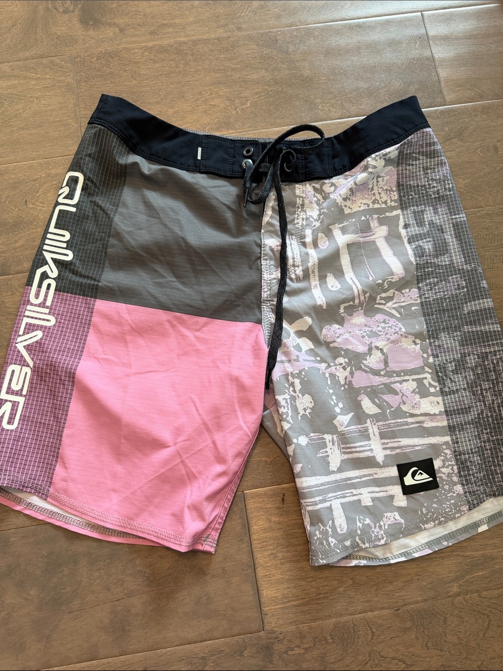Quiksilver Men’s Pink & Gray Graphic Colorblock Boardshorts